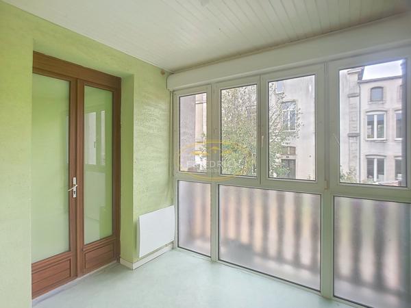 APPARTEMENT F2 Bis Triplex avec garage - LIBRE Ligny-en-barrois APPARTEMENT F2 Bis Triplex avec garage - LIBRE Ligny-en-barrois