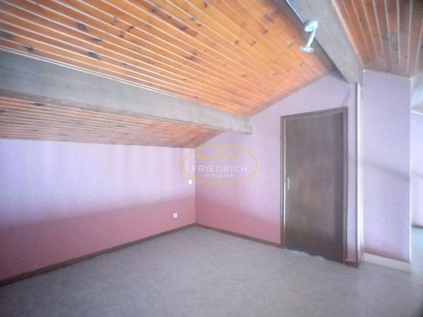 APPARTEMENT F2 Bis Triplex avec garage - LIBRE Ligny-en-barrois APPARTEMENT F2 Bis Triplex avec garage - LIBRE Ligny-en-barrois