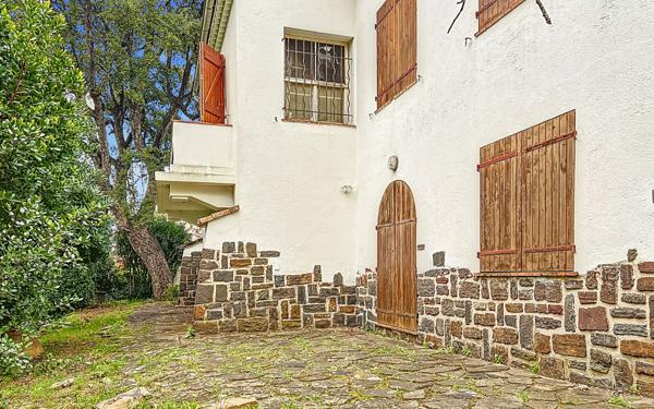 Maison à vendre    5 pièces •  Fréjus