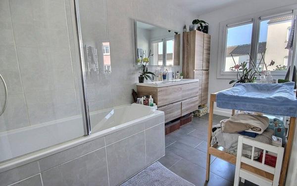 Maison à vendre    4 pièces • 80,09 m2 Plaisir