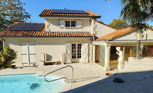 Maison traditionnelle de 147m2 habitables avec son sous sol complet sur parcelle de 1051m2 avec piscine , Maison traditionnelle de 147m2 habitables avec son sous sol complet sur parcelle de 1051m2 avec piscine ,