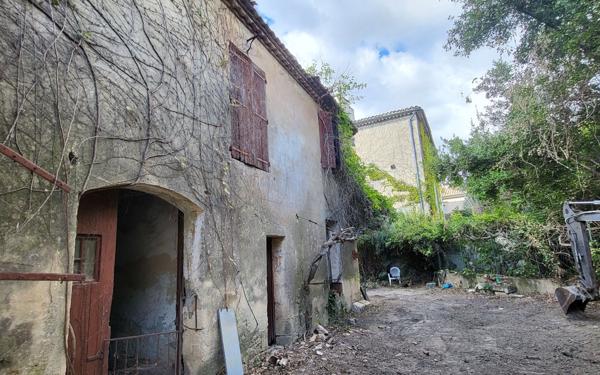 Maison à vendre    2 pièces •  Vauvert