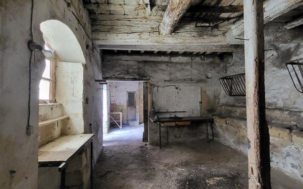 Maison à vendre    2 pièces •  Vauvert