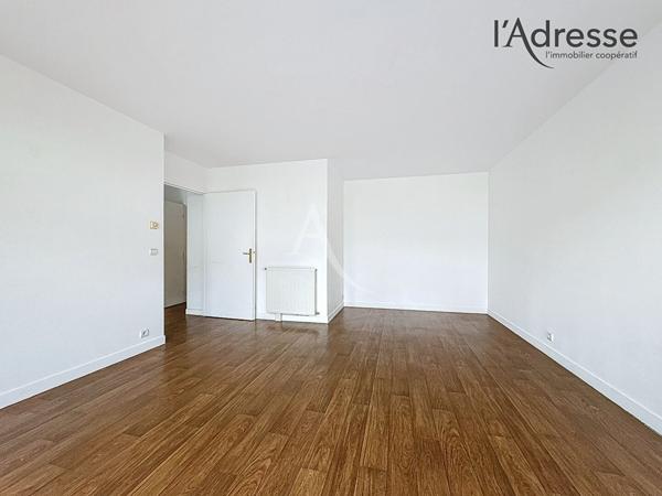 SURESNES/ rue Pasteur - Appartement 4 pièces 84m² - Double Parking - 1 Cave