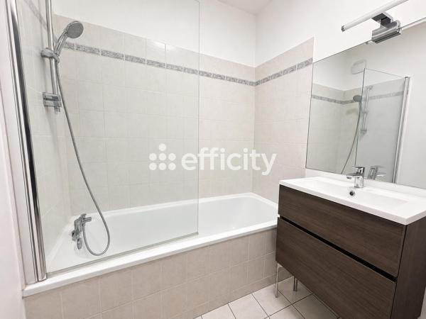 Appartement
         2 pièces
        - 53 m² Exclusivité 219 000 € *