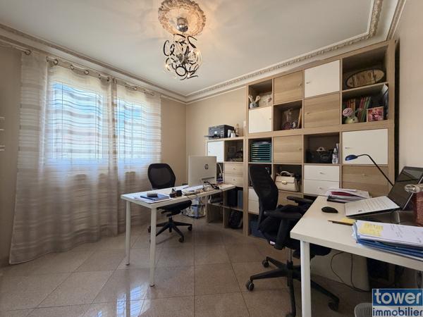 Maison
                                                                                                                                                                                                                                                                                                                        6 pièce(s)                                                                                                                                                                                                          4 chambre(s)                                                                                                                                                                                                          150  m²