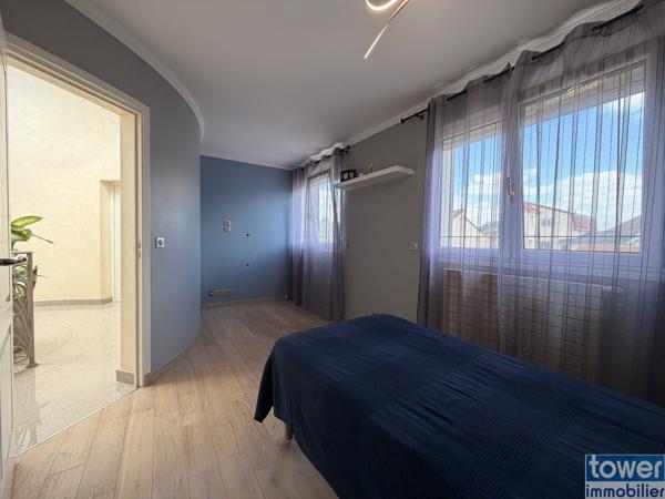 Maison
                                                                                                                                                                                                                                                                                                                        6 pièce(s)                                                                                                                                                                                                          4 chambre(s)                                                                                                                                                                                                          150  m²