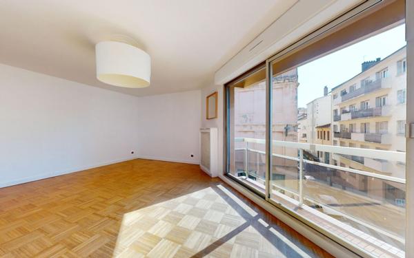Appartement à vendre    2 pièces • 62,57 m2 Lyon 1