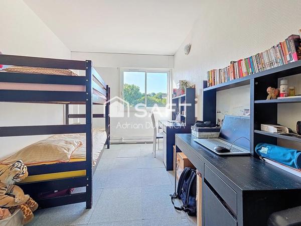 Bel appartement rénové avec une grande terrasse