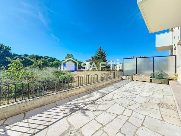 Bel appartement rénové avec une grande terrasse