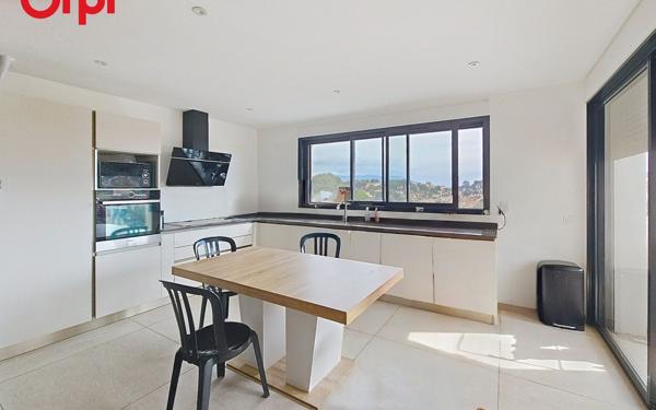 Maison à vendre    4 pièces • 127 m2 La Seyne-sur-Mer
