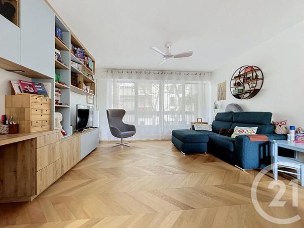 Appartement F3 à vendre  3 pièces - 65,80 m 2   PARIS  - 75020