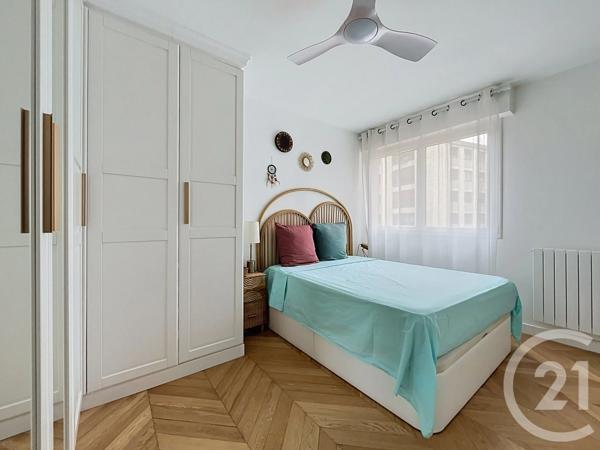 Appartement F3 à vendre  3 pièces - 65,80 m 2   PARIS  - 75020