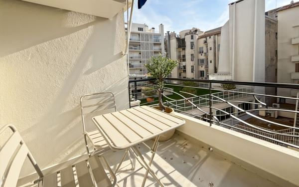 Appartement à vendre    2 pièces • 27,52 m2 Nice