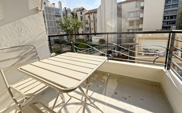 Appartement à vendre    2 pièces • 27,52 m2 Nice