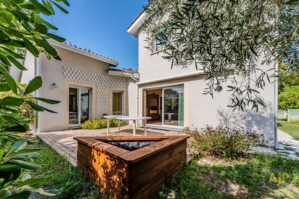 Vente maison Lanton : 590 000 € - AJP Immobilier Andernos les Bains