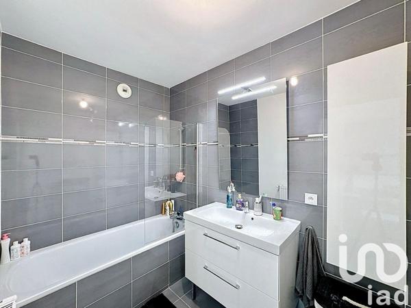 Appartement 3 pièces de 65 m² à Meaux (77100)