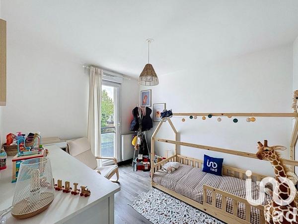 Appartement 3 pièces de 65 m² à Meaux (77100)