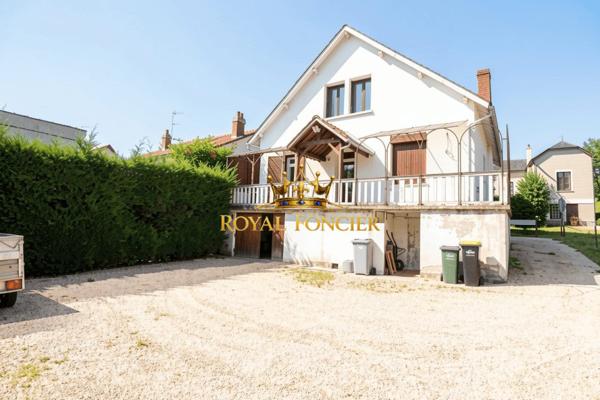 Maison de famille, proche des commodités
