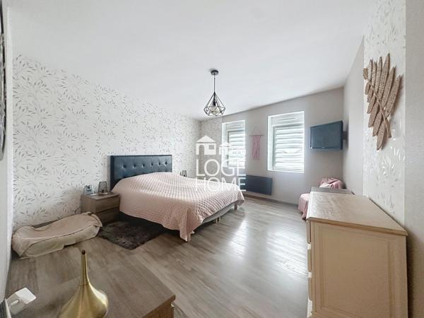 Maison de ville – 170 m² – 5 chambres – jardin sans vis-à-vis – garage traversant + cave à vendre