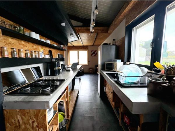 Grand studio esprit industriel à Labouheyre