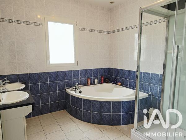 Maison à vendre 5 pièces 150 m² Tonnay-Charente