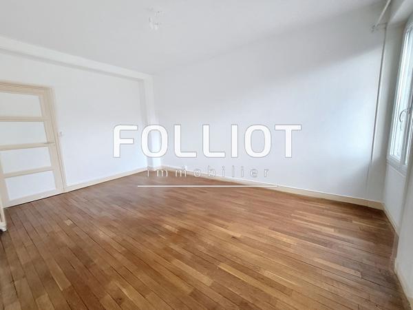 A LOUER - CENTRE VILLE - BEAU T3 DE 86.10 m2 TRES LUMINEUX SITUÉ AU 2EME ETAGE