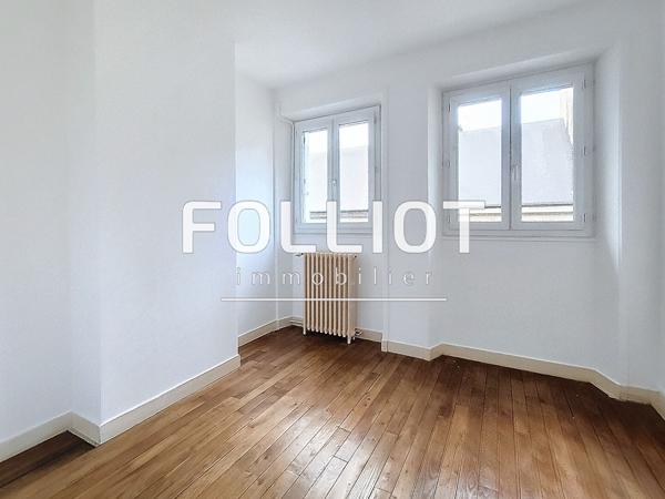 A LOUER - CENTRE VILLE - BEAU T3 DE 86.10 m2 TRES LUMINEUX SITUÉ AU 2EME ETAGE
