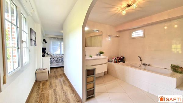 RARE - Maison de caractère 200m2 à 5 minutes de la plage