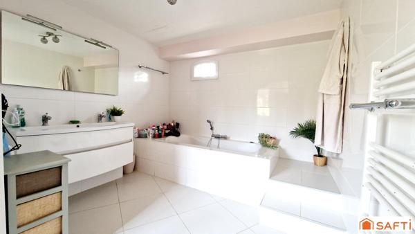 RARE - Maison de caractère 200m2 à 5 minutes de la plage