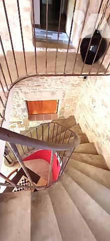 Maison de village authentique en pierres avec cour intérieure et terrasse