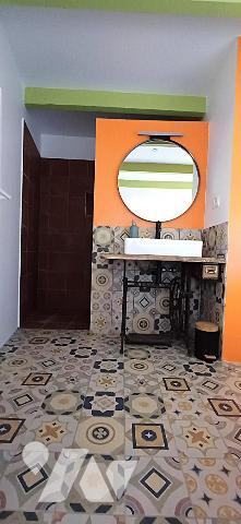 Maison de village authentique en pierres avec cour intérieure et terrasse