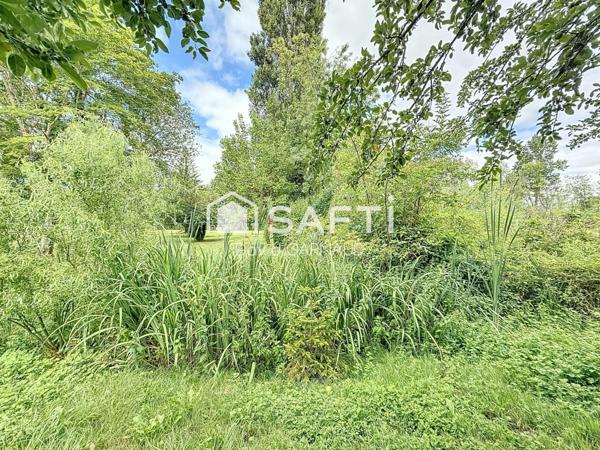 Ensemble de deux maisons dans un hameau de campagne