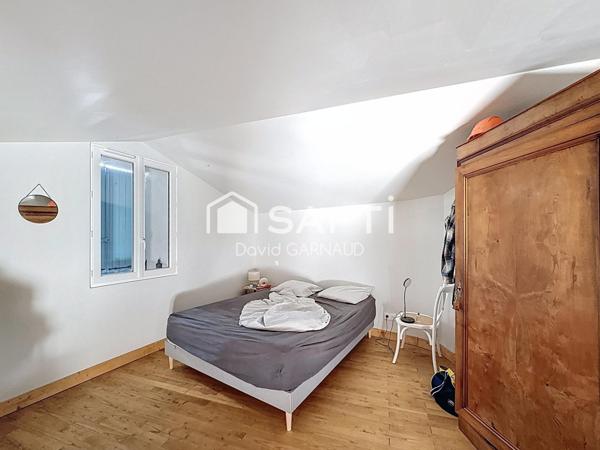 Ensemble de deux maisons dans un hameau de campagne