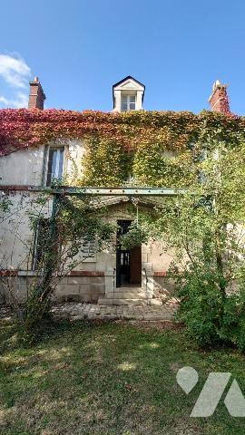 BIEN UNIQUE QUAI TCHEKOFF ! TRES BELLE MAISON BOURGEOISE AVEC DEPENDANCE ET PARC CLOS DE MURS !