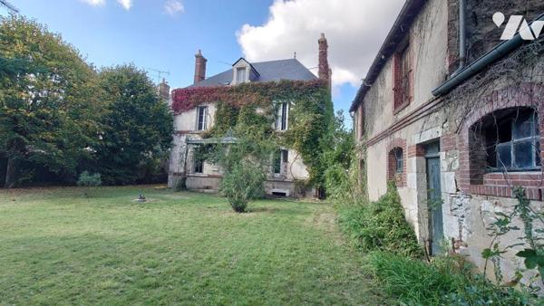 BIEN UNIQUE QUAI TCHEKOFF ! TRES BELLE MAISON BOURGEOISE AVEC DEPENDANCE ET PARC CLOS DE MURS !