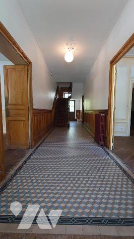 BIEN UNIQUE QUAI TCHEKOFF ! TRES BELLE MAISON BOURGEOISE AVEC DEPENDANCE ET PARC CLOS DE MURS !