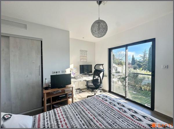 RARE : Maison contemporaine avec piscine et garage