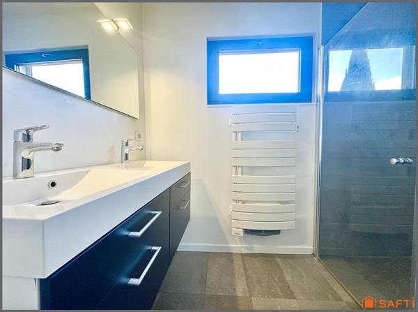 RARE : Maison contemporaine avec piscine et garage