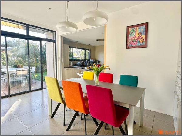 RARE : Maison contemporaine avec piscine et garage