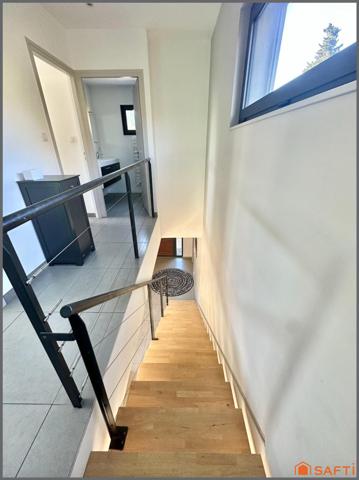 RARE : Maison contemporaine avec piscine et garage