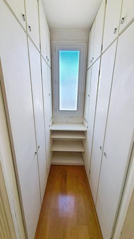 Paris 14e, dernier étage lumineux et calme