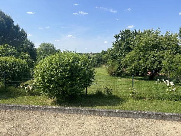 Belle charentaise avec maison d'amis et piscine