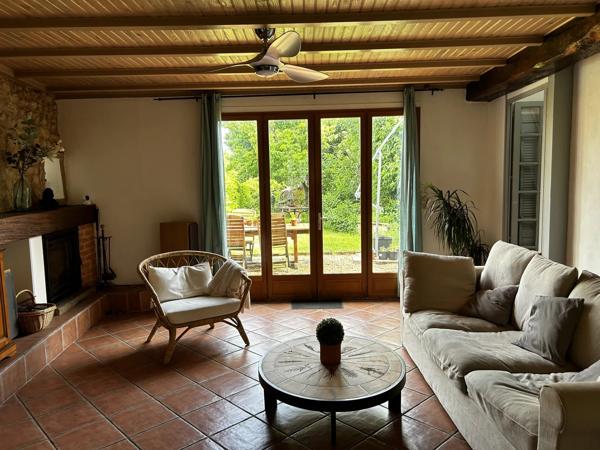Belle charentaise avec maison d'amis et piscine