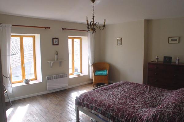 Belle charentaise avec maison d'amis et piscine