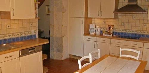 Maison en pierre avec piscine, tennis et terrain