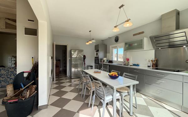 Maison à vendre    6 pièces •  Saint-Palais-sur-Mer