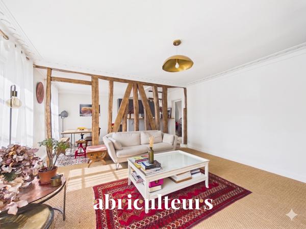 Appartement de Caractère Traversant 3 Pièces Paris 18ème (Limite 17ème)