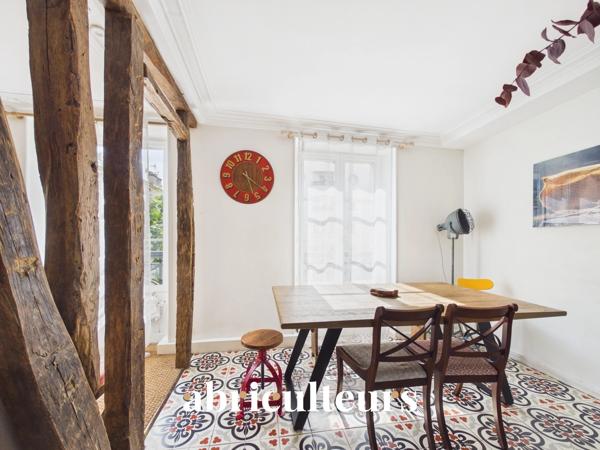 Appartement de Caractère Traversant 3 Pièces Paris 18ème (Limite 17ème)