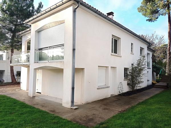 Maison 10 pièces - 220 m² Bien prestige